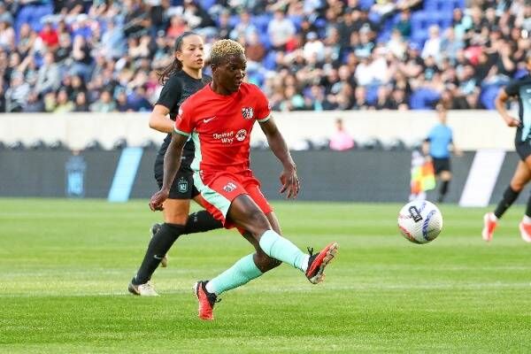 Temwa%20Chawinga%2004142024