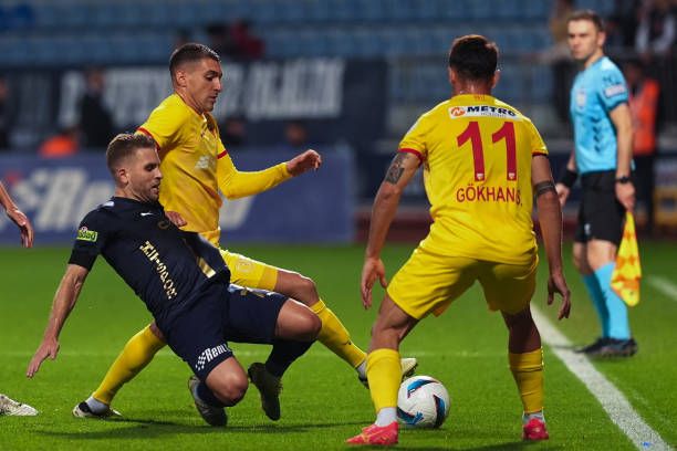 من المواجهة