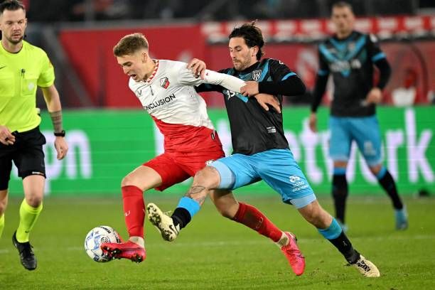 من المواجهة