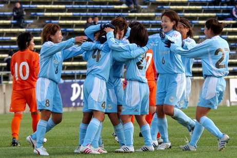 فريق تيبكو مارييز والذي والذي استبعد من المنافسات بسبب الأزمة النووية