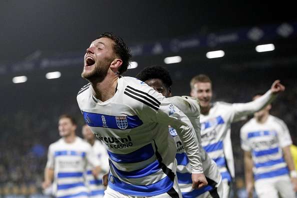 لاعبو فريق زفوله