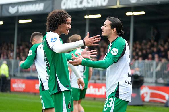 لاعبو فينورد