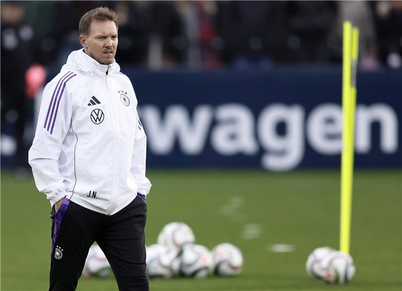 جوليان ناجلسمان