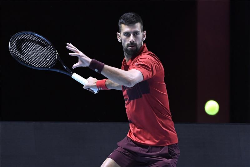 ديوكوفيتش أحد أساطير التنس