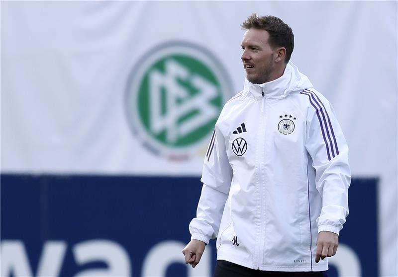 جوليان ناجلسمان