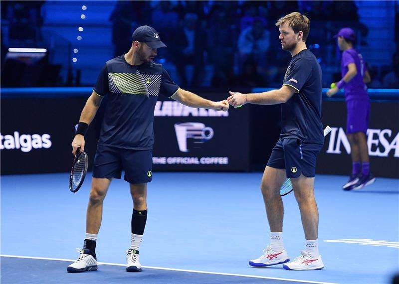 كيفن كرافيتس وتيم بويتس