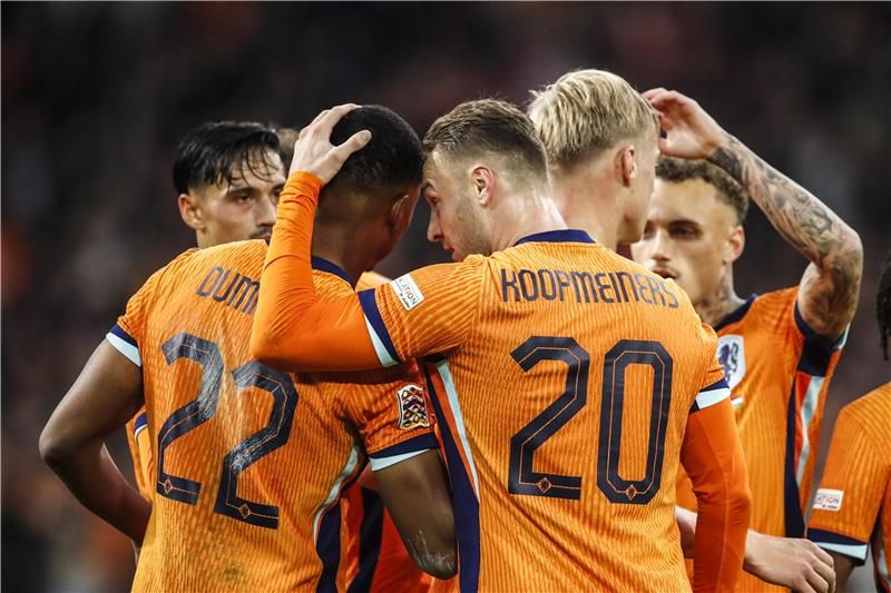 لاعبو منتخب هولندا