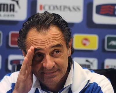  شيزاري برانديلي مدرب منتخب ايطاليا