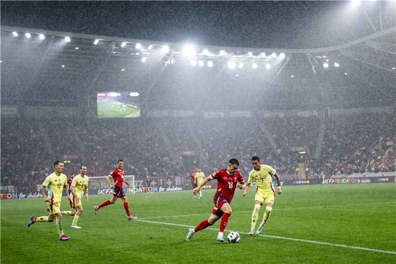 لقاء سابق بين المنتخبين