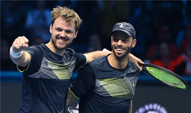 كيفن كرافيتس وتيم بوتز