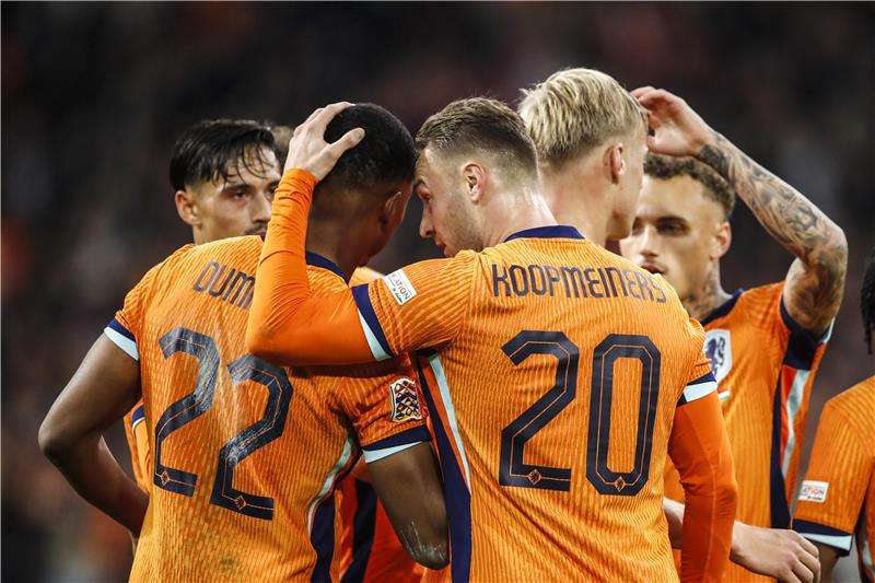 لاعبو منتخب هولندا