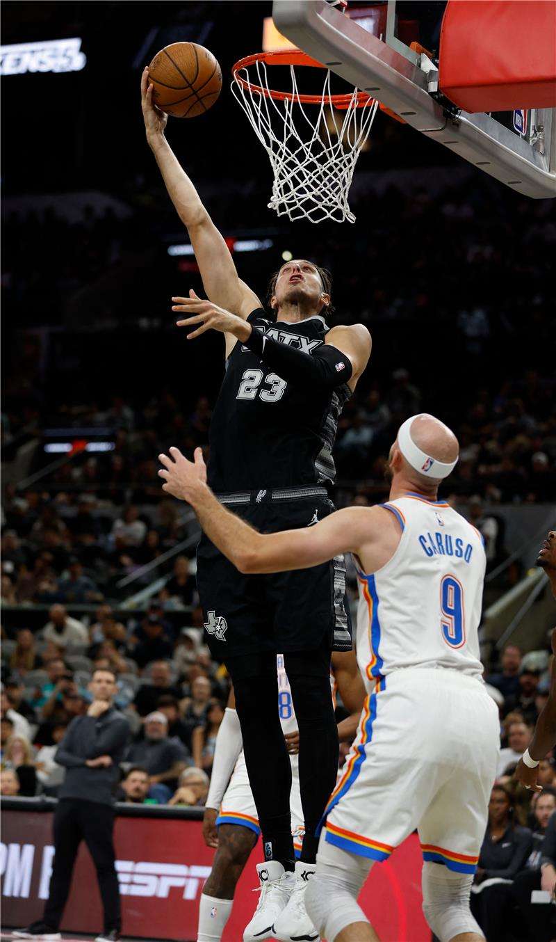 من فوز سان أنطونيو سبيرز على أوكلاهوما سيتي