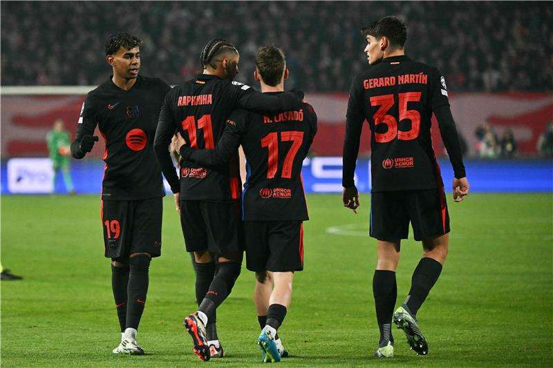 لاعبو برشلونة