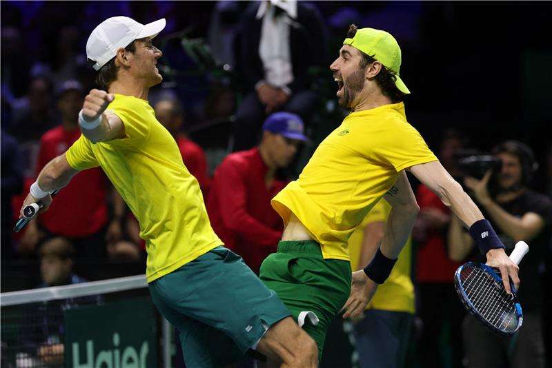 ماثيو إيبدن وجوردان طومسون