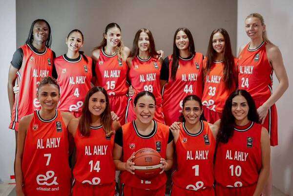 لاعبات الأهلي