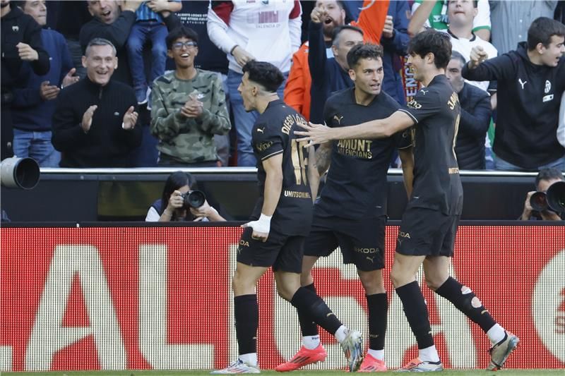 لاعبو فالنسيا