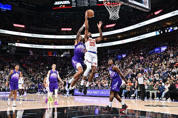 من مباراة يوتا جاز و نيويورك نيكس