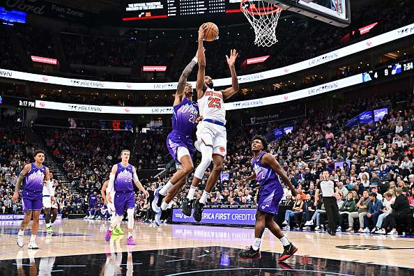 من مباراة يوتا جاز و نيويورك نيكس