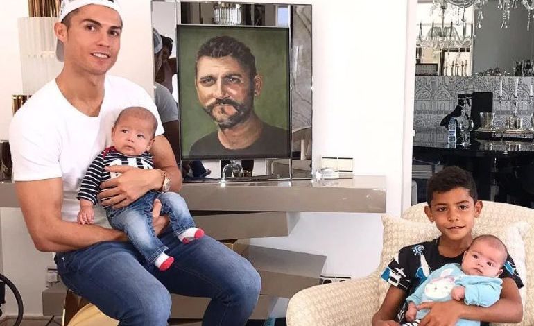 %D8%B1%D9%88%D9%86%D8%A7%D9%84%D8%AF%D9%88-%D9%88%D8%B9%D8%A7%D8%A6%D9%84%D8%AA%D9%87