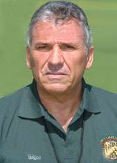 البرازيلي لازاوراني المدير الفني للمنتخب القطري لكرة القدم 