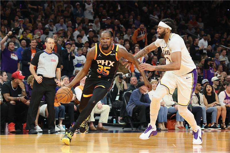 من مواجهة فينيكس صنز أمام لوس أنجليس ليكرز