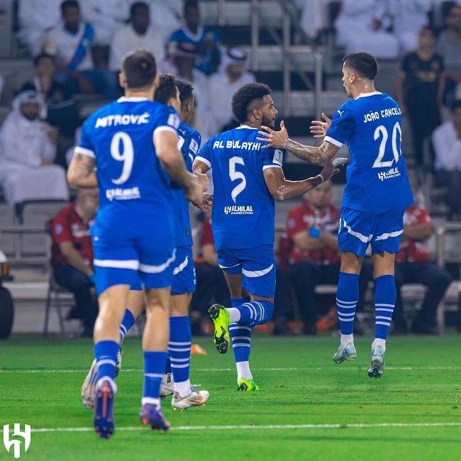 لاعبو الهلال