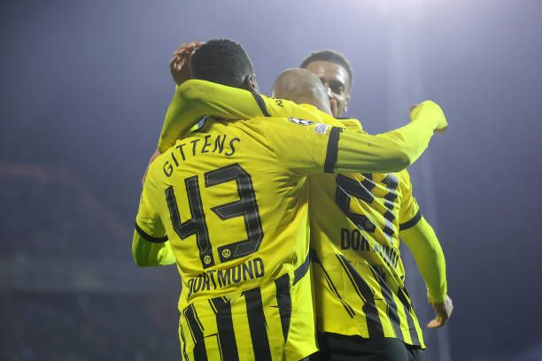 لاعبو دورتموند
