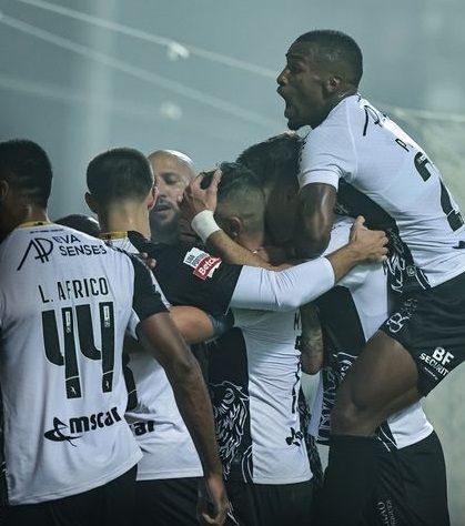 فرحة لاعبي فارينزي