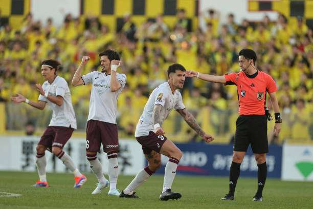 فرحة لاعبي فيسل كوبي