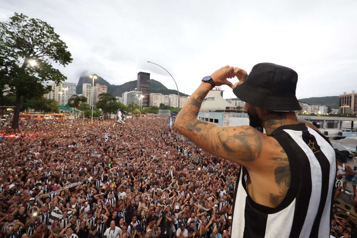 من احتفالات الجماهير