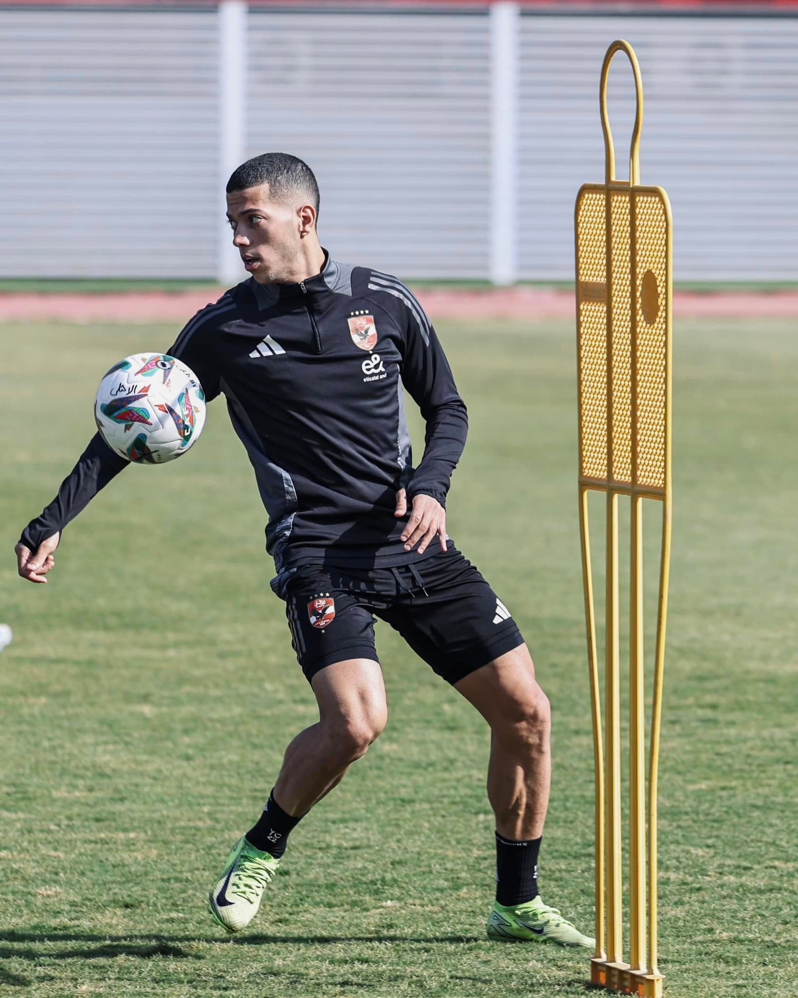 إمام عاشور في مران الأهلي