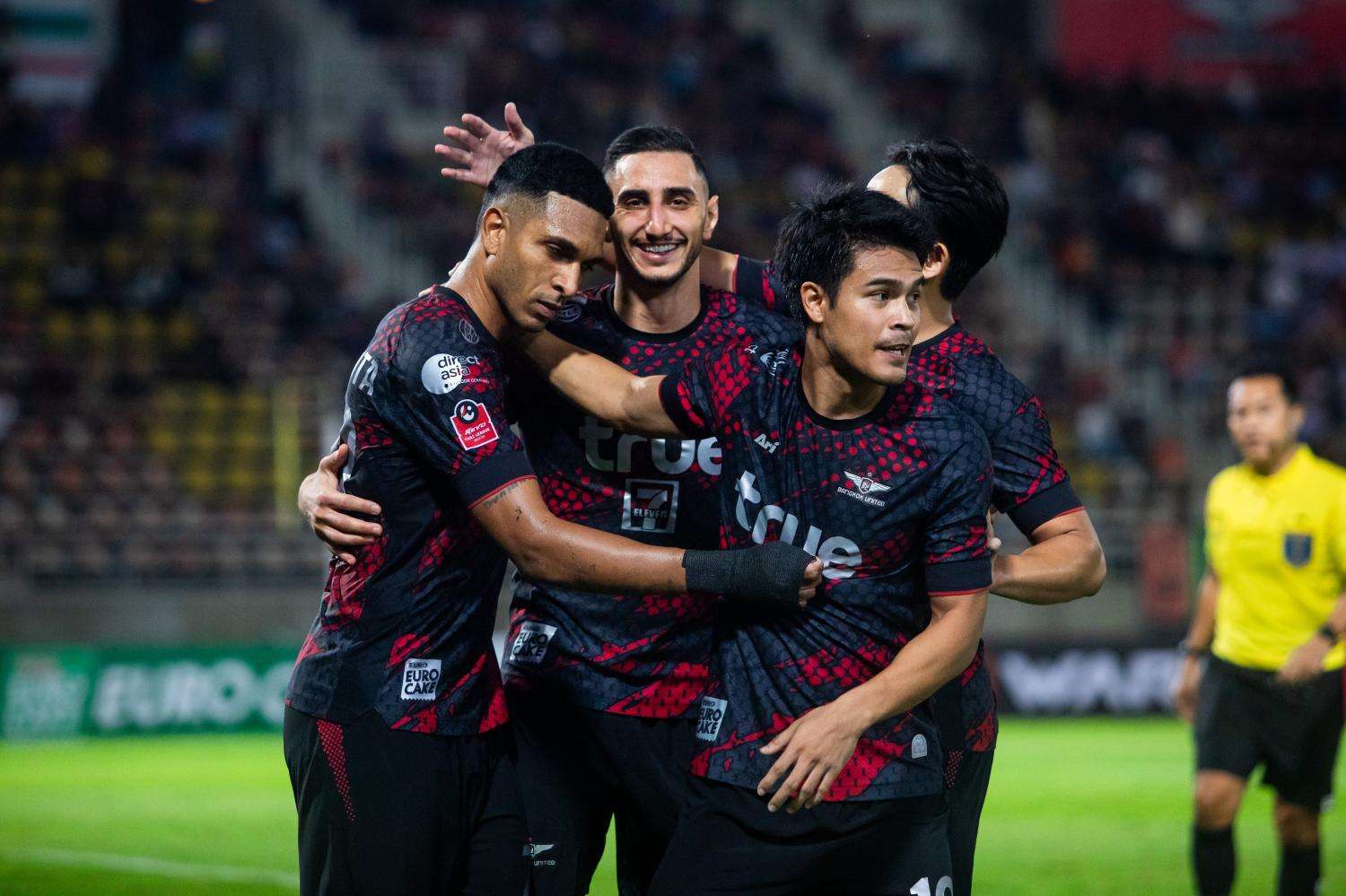 لاعبو بانكوك يونايتد