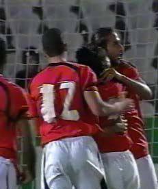 فرحة الاعيبين بعد إحراز الهدف الأول 