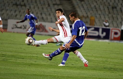 أحمد حسن في آخر لقاءات فريقه أمام الشرطة في الدوري العام