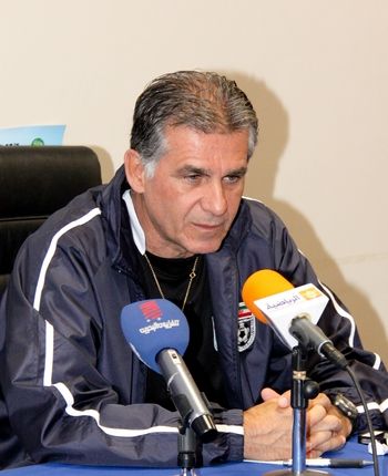 البرتغالي كارلوس كيروش المدير الفني لمنتخب إيران أثناء المؤتمر الصحفي