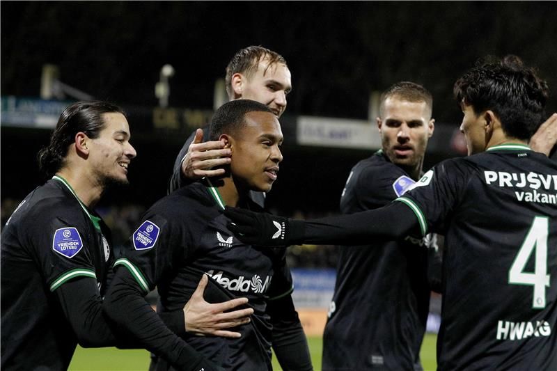 لاعبو فينورد