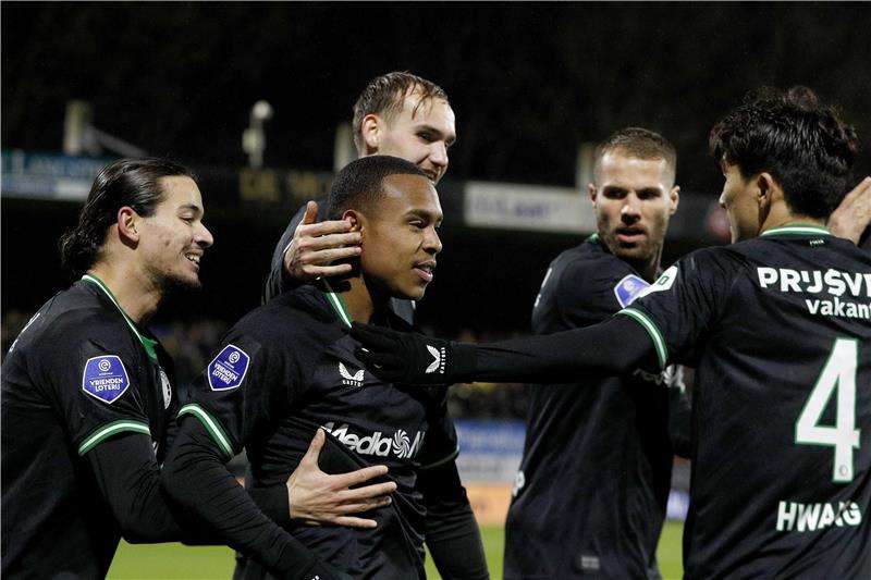 لاعبو فينورد