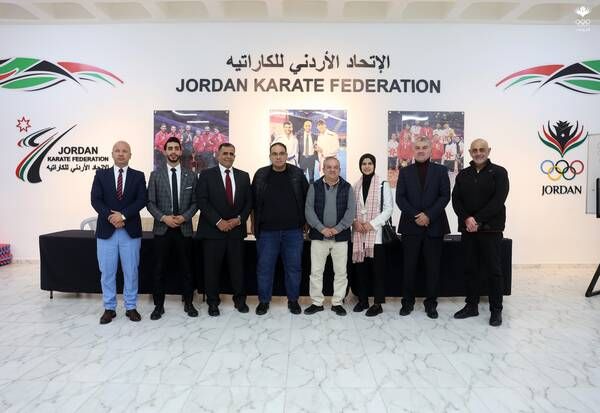 من الاجتماع