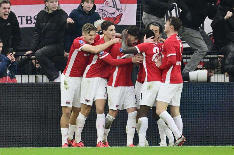 لاعبو ألكمار