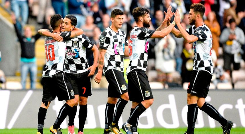 لاعبو بوافيستا