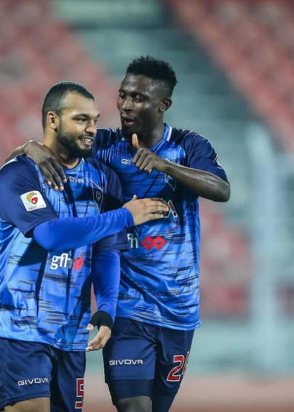 لاعبو المنامة