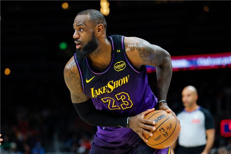 ليبرون جيمس