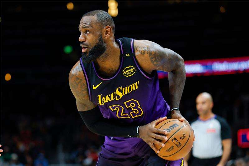 ليبرون جيمس