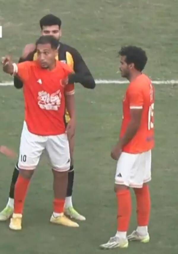 لحظة رفض اللاعب التبديل