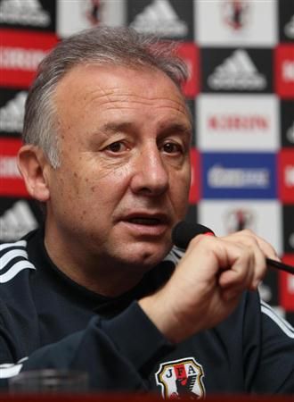 البيرتو زاكيروني في المؤتمر الصحفي بطاجيكستان