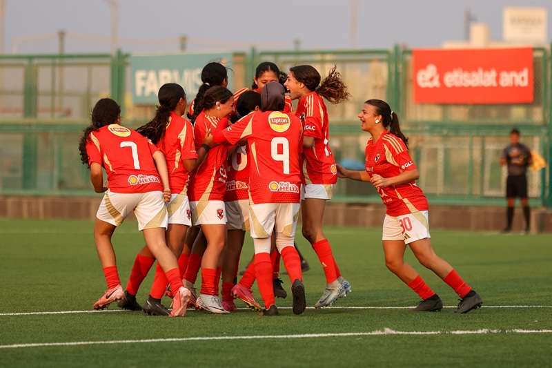 لاعبات الأهلي