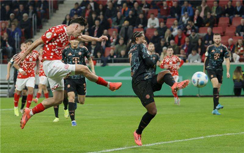 لقاء سابق بين بايرن ميونخ وماينز