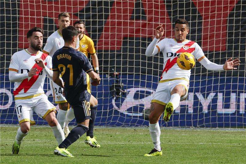 لقاء سابق بين الفريقين