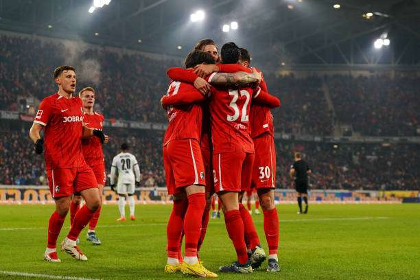 فرحة لاعبي فرايبورج