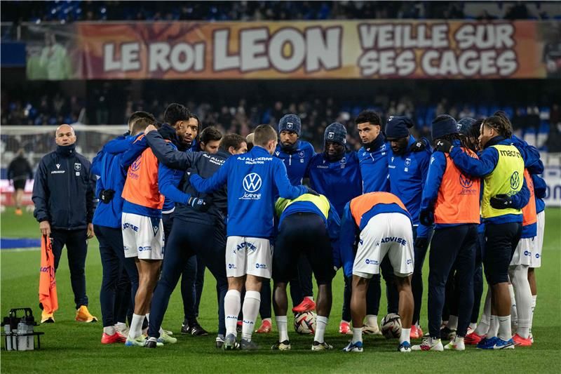 لاعبو أوكسير